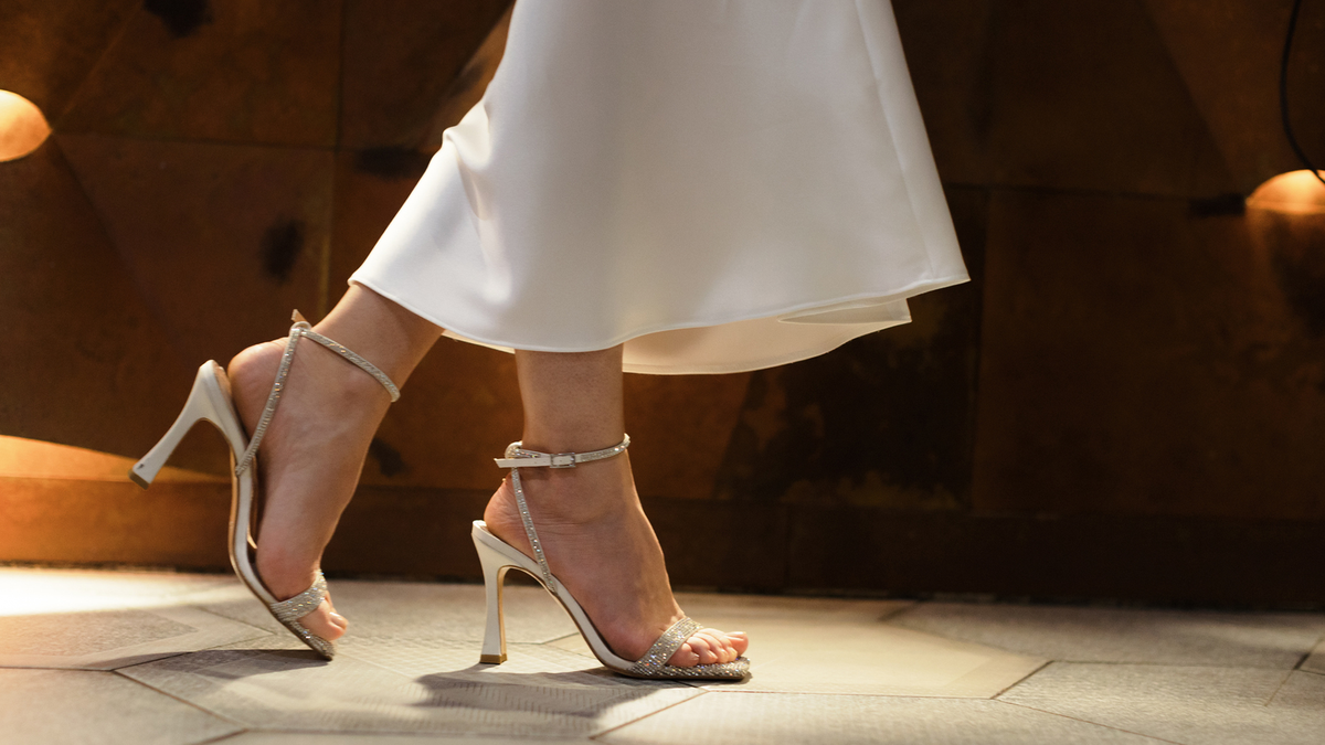 How to walk in high heels without pain, according to an expert