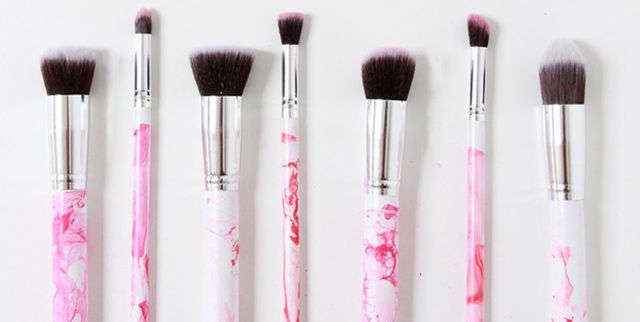 Brush, Makeup brushes, Pink, Cosmetics, Beauty, Product, Eye shadow, Eye, Material property, Tints and shades, 