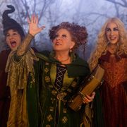sisters from hocus pocus 2 in the woods