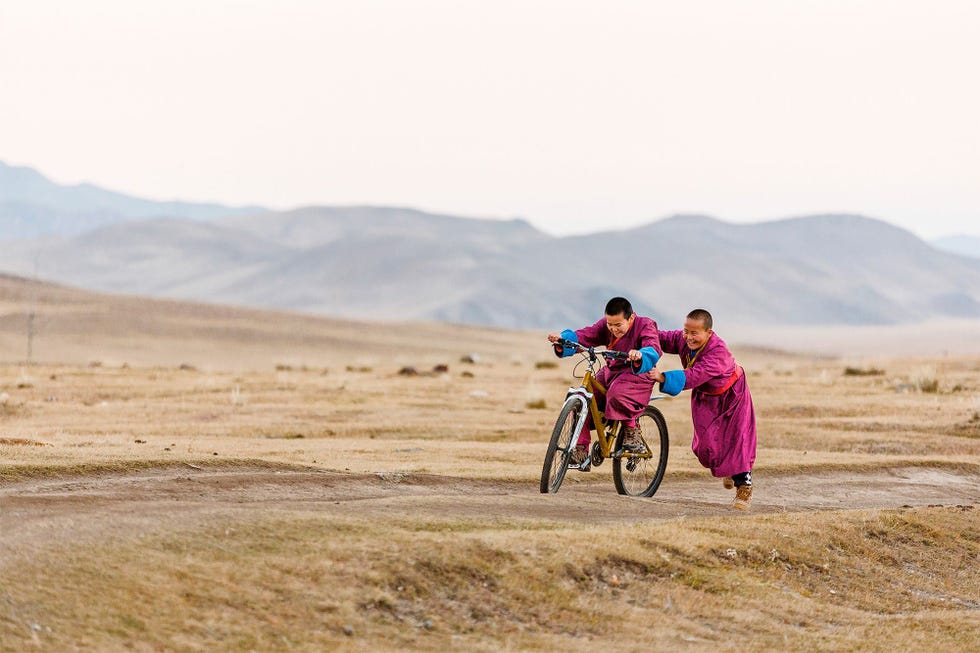 Het Amarbayasgalant Khiidklooster is een van de drie grootste boeddhistische kloosters in Mongoli Jonge monniken zijn hier in de leer en met een beetje geluk kun je een ceremonie bijwonen