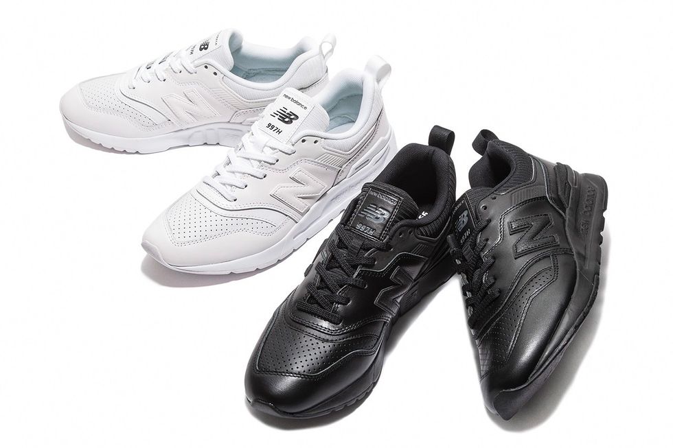 Shoe, Footwear, White, Black, Walking shoe, Outdoor shoe, Product, Sneakers, Athletic shoe, Running shoe, 