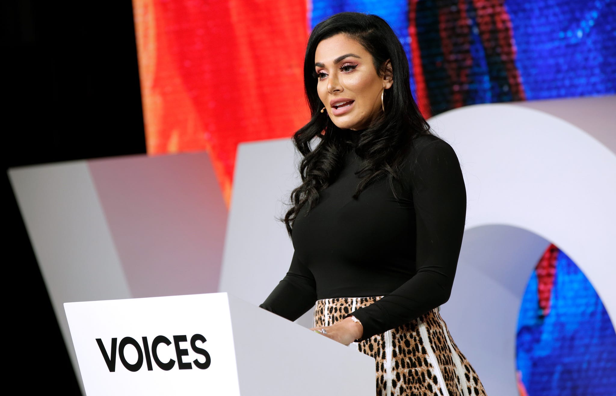 The Best Makeup Bags, According to Jet-Setters Huda Kattan