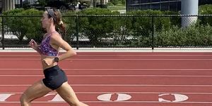 molly huddle running on a track