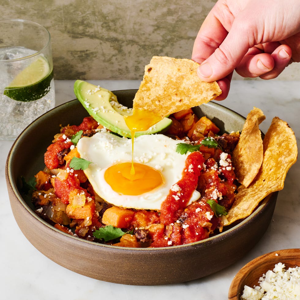 huevos rancheros breakfast bowls