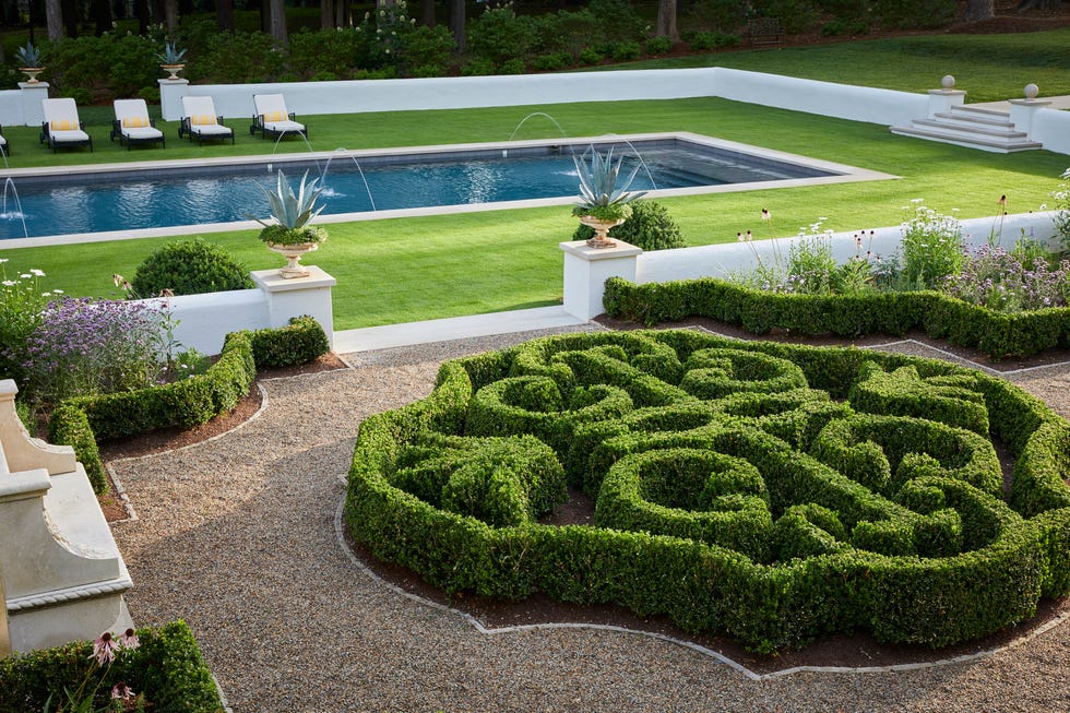 Outdoor Lighting Installer