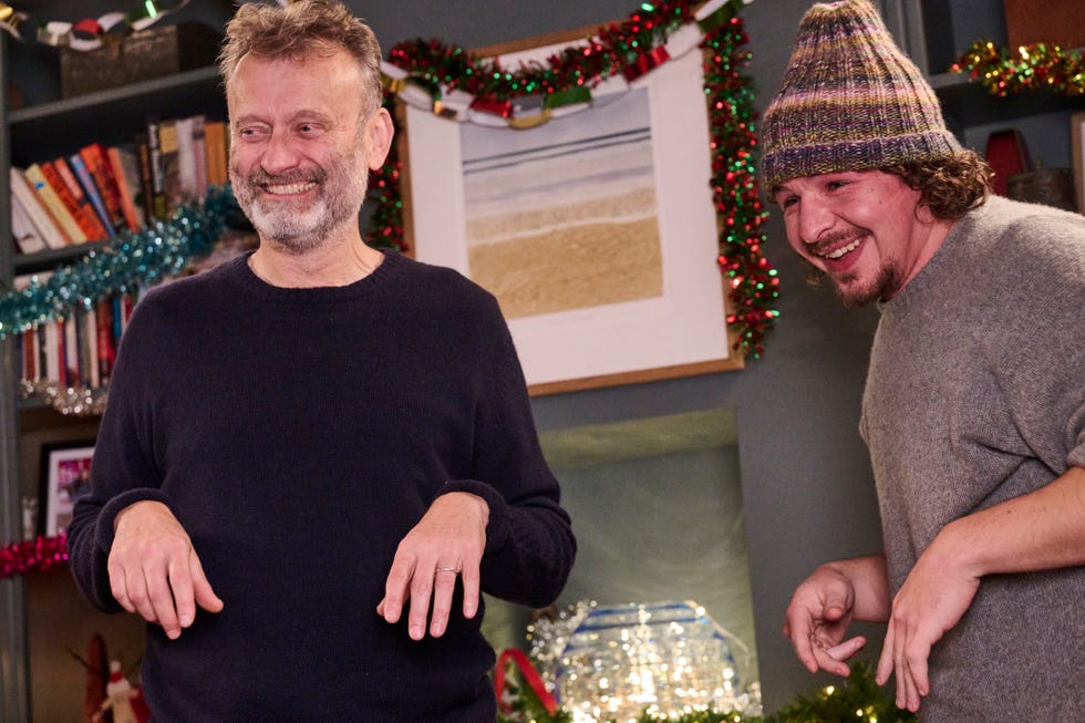 hugh dennis as dad, daniel roche as ben, outnumbered christmas special