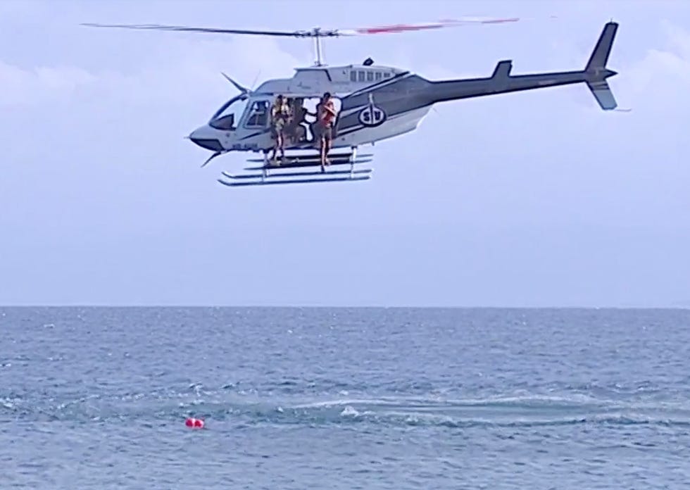 Helicopter, Rotorcraft, Aircraft, Helicopter rotor, Vehicle, Aviation, Military helicopter, Flight, 