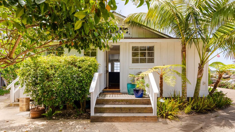 ashton kutcher en mila kunis' strandhuis via airbnb
