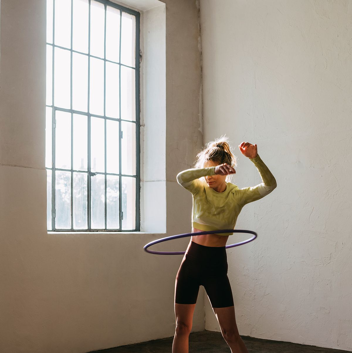 Hula hoop con peso extra: cómo funcionan