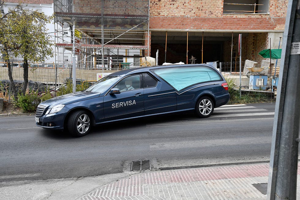 humberto janeiro su féretro llega al cementerio de ubrique