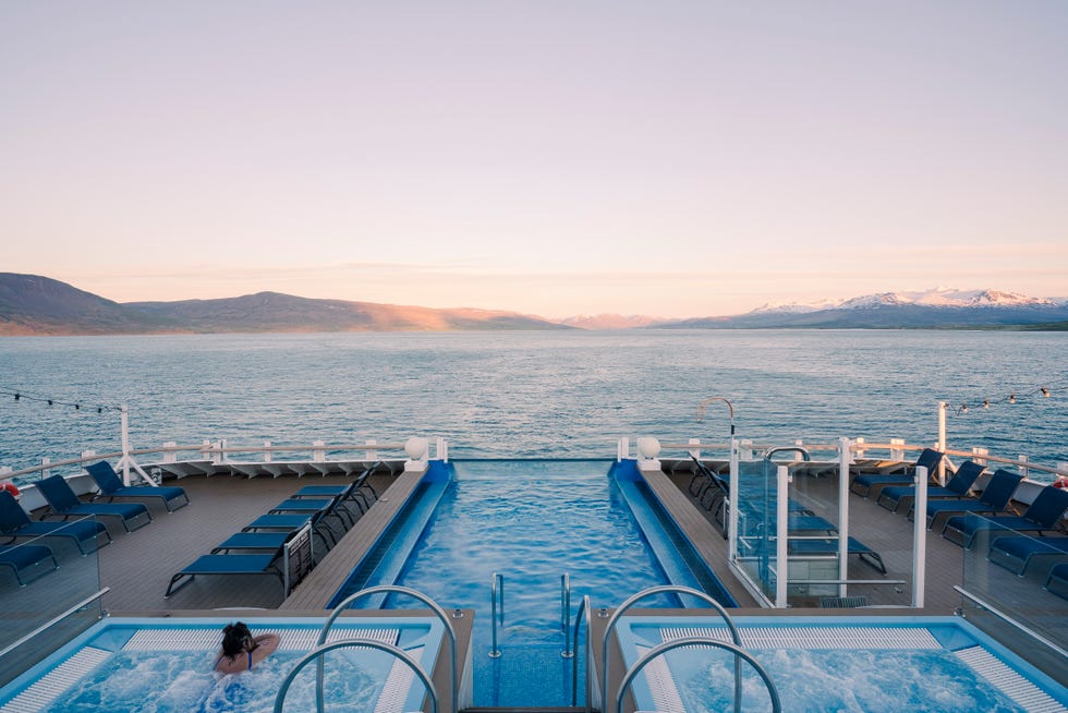 pool deck on ms fridtjof nansen