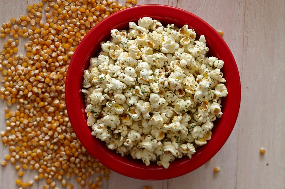 Kettle corn, Popcorn, Food, Snack, Cuisine, Dish, Ingredient, American food, Cereal, 