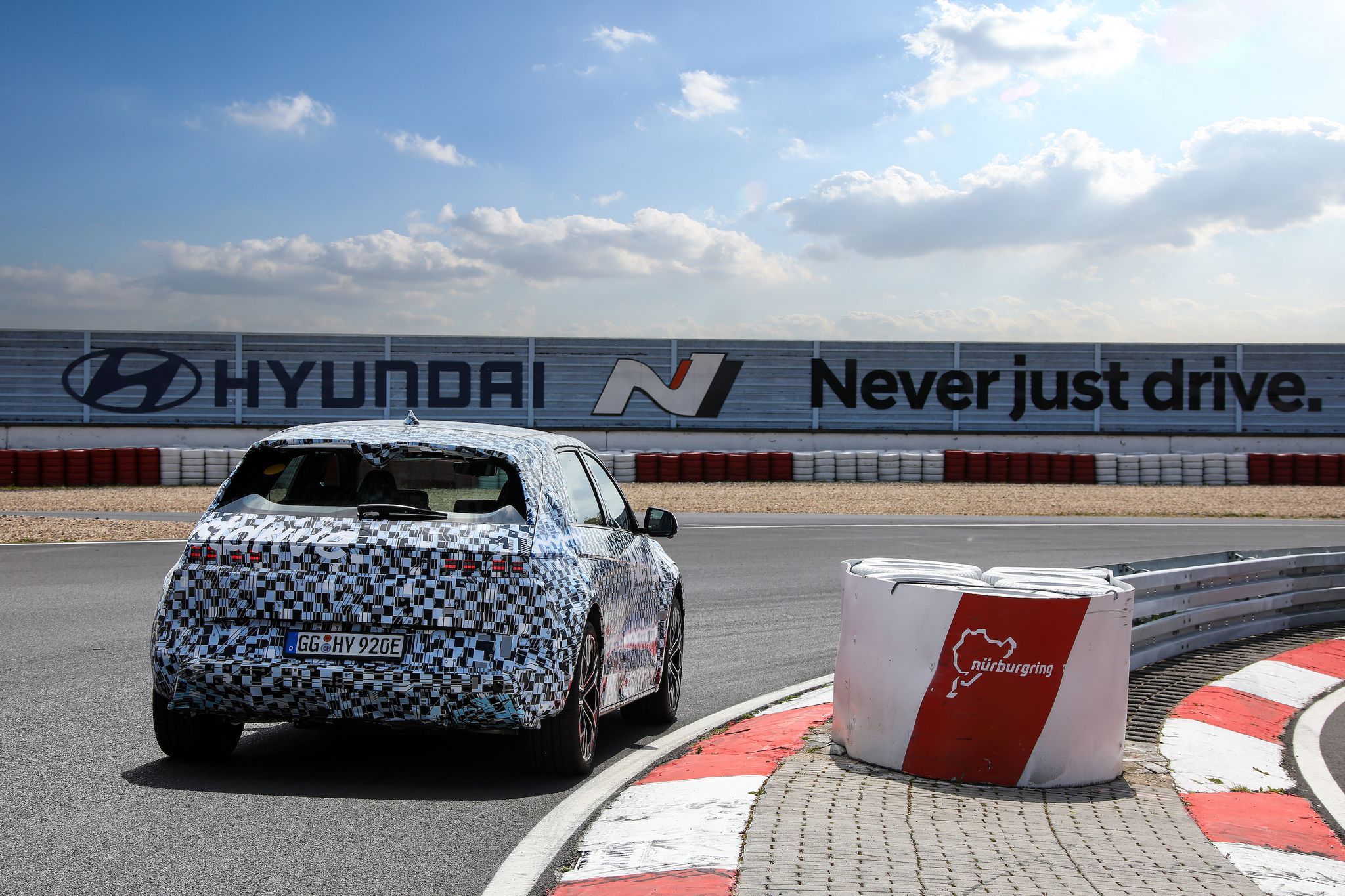 Hyundai Ioniq 5 Review: Nodding to Past While Pushing Toward E.V.