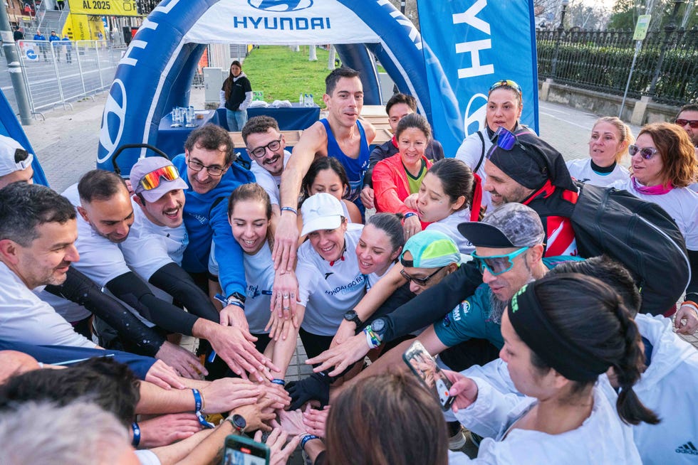 hyundai, run to progress, running