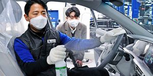 hyundai employees cleaning new car