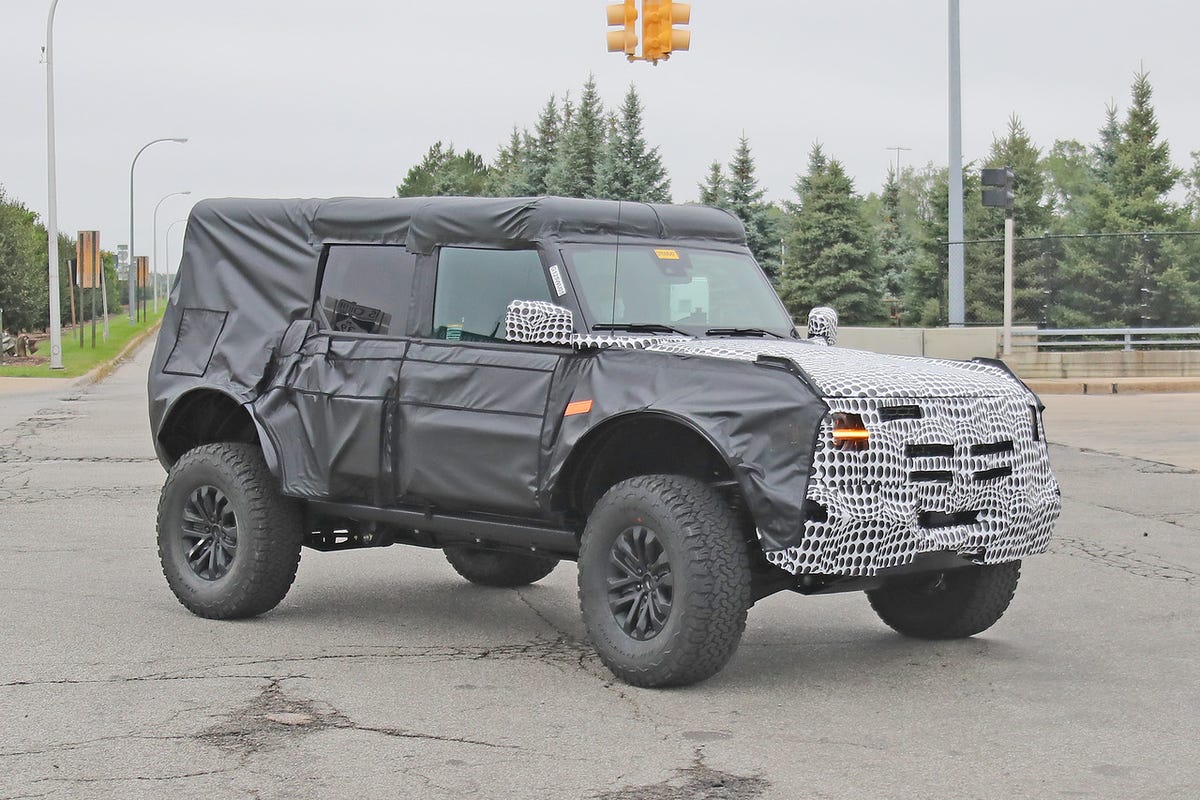 2022 Ford Bronco Raptor Test Mule Spotted — Spy Photos