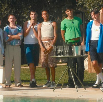 I kissed a boy episode release schedule i kissed a boy cast by the pool all looking in same direction