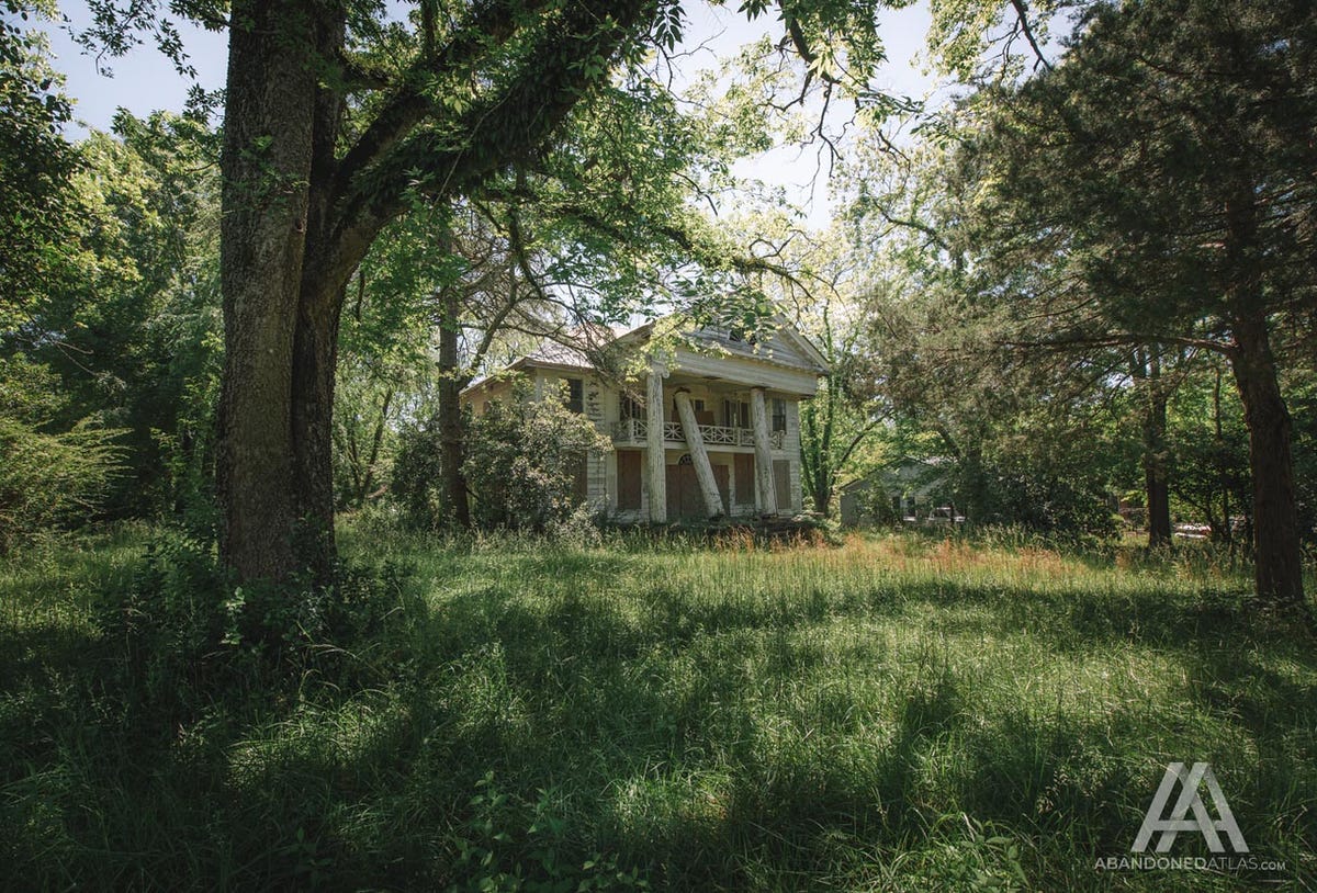 Neglected House in Denver is Danger to Neighborhood, Residents say