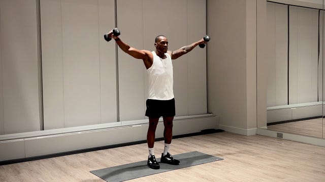 shoulder and arm workout, yusuf jeffers practicing iyt raises