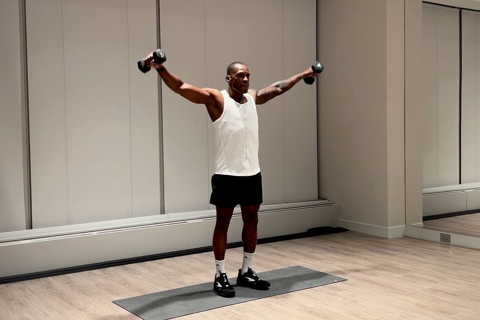 shoulder and arm workout, yusuf jeffers practicing iyt raises
