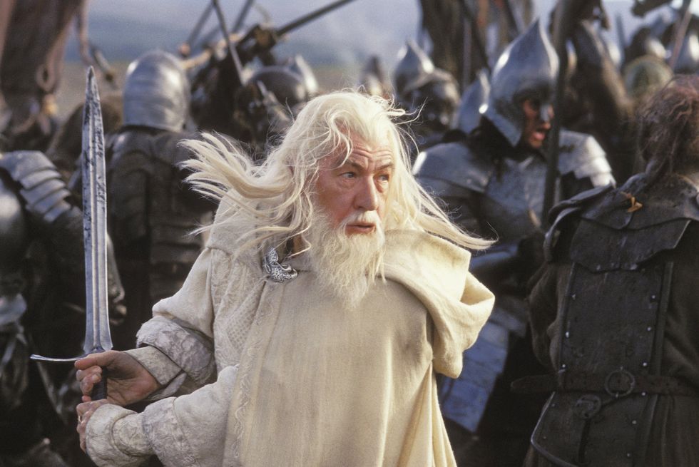 Ian McKellen als Gandalf mit einem Schwert, Herr der Ringe: Die Rückkehr des Königs