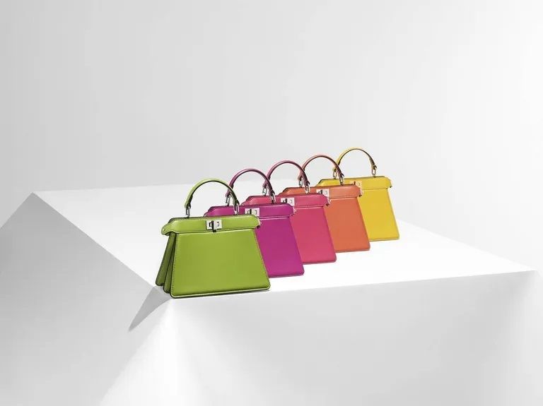 【FENDI】ピーカブー アイシーユー マイクロサイズ フェンディのアイコンバッグ「ピーカブー」から新たにミニサイズ