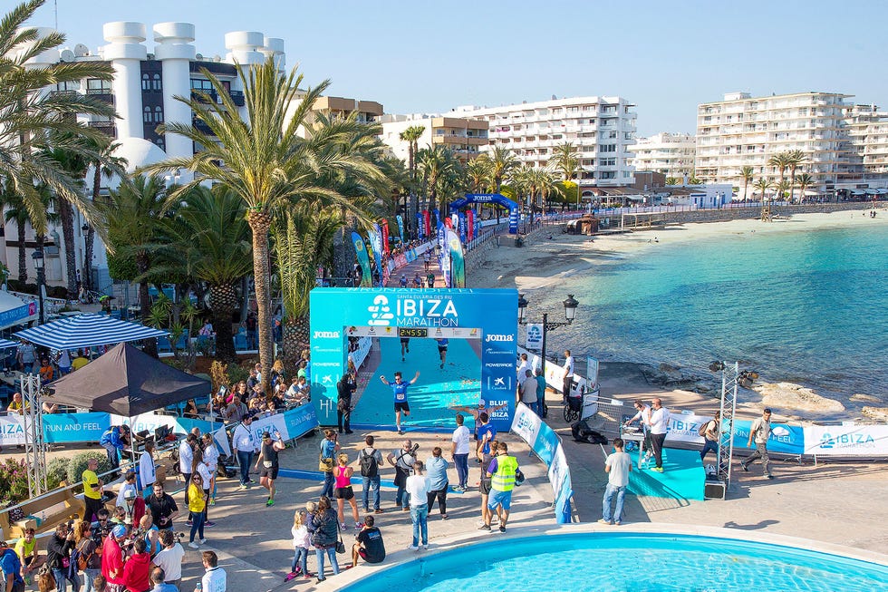 En esta cuarta edición, todos los corredores de la Ibiza Marathon finalizarán la carrera en Santa Eulalia del Río.