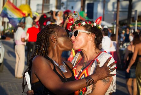 People, Event, Interaction, Crowd, Festival, Party, Fun, Carnival, Block party, Kiss, 