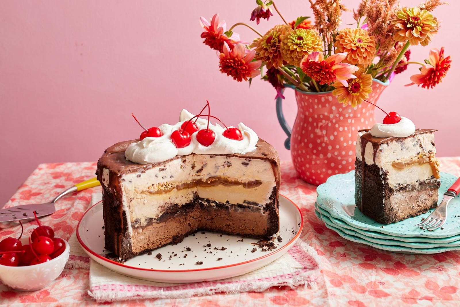 21 Easy Ice Cream Cake Recipes - How To Make Ice Cream Cake