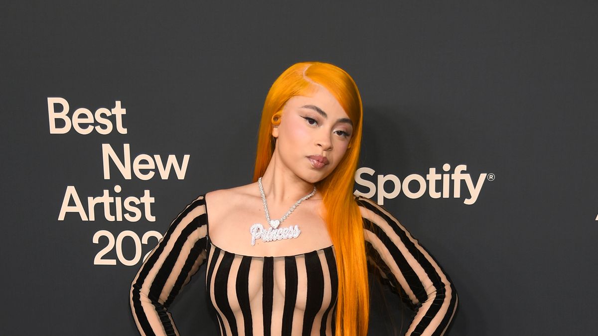 https://hips.hearstapps.com/hmg-prod/images/ice-spice-attends-the-2024-spotify-best-new-artist-party-at-news-photo-1706870428.jpg?crop=1xw:0.375xh;center,top&resize=1200:*