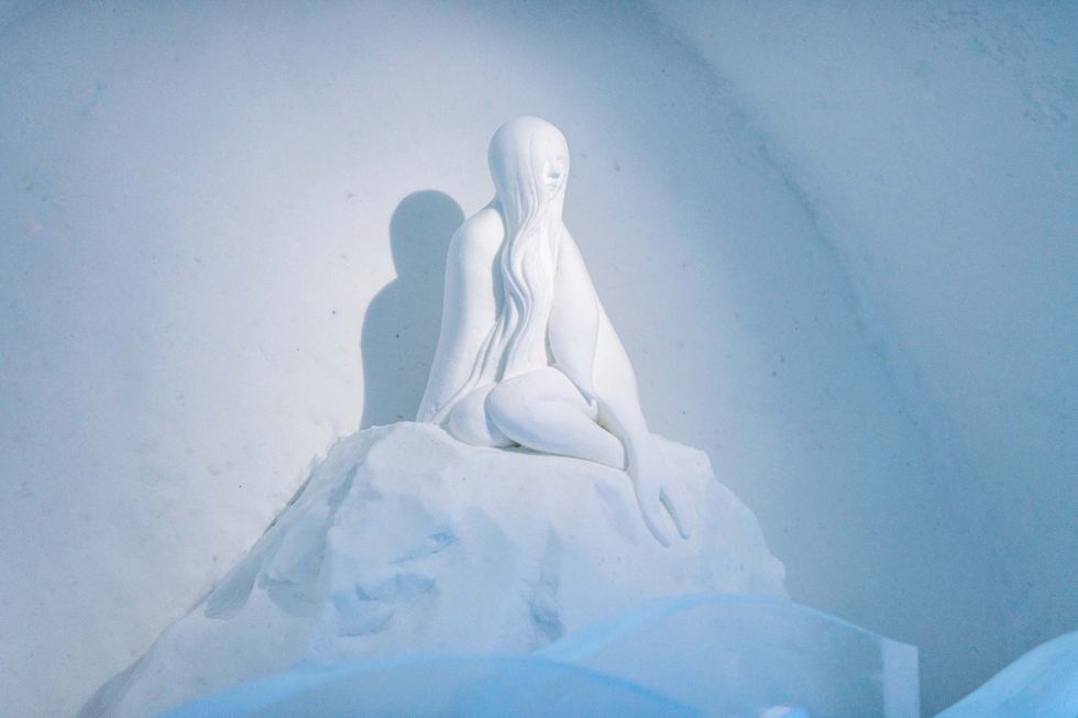 icehotel 33 sculpture