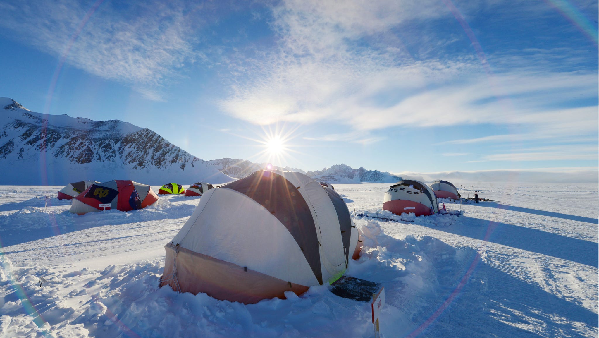 Winter, Snow, Tent, Ice cap, Slope, Freezing, Sunlight, Mountain range, Camping, Glacial landform, 