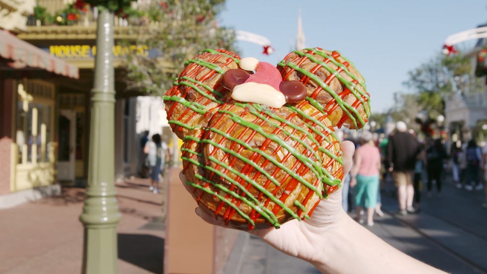 The Best Holiday Foods At Disney's 2019 Mickey's Very Merry Christmas Party