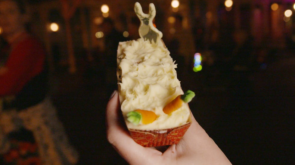 Food, Dish, Cuisine, Frozen dessert, Ice cream, Dessert, Gelato, Ingredient, Dairy, Whipped cream, 