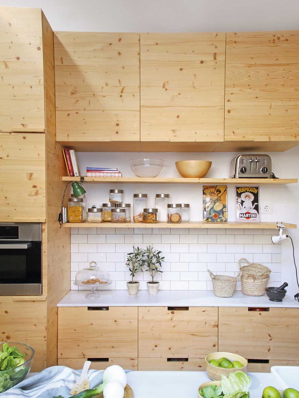 Cómo decorar y aprovechar el espacio en una cocina pequeña cuadrada