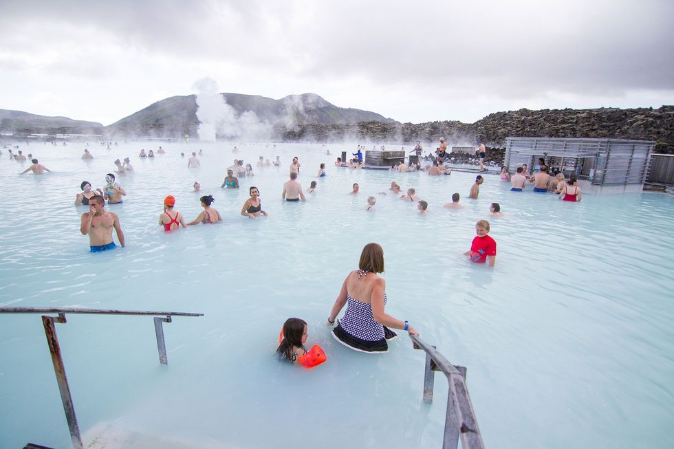 De thermale baden van de Blue Lagoon zijn een van de populairste bestemmingen van IJsland
