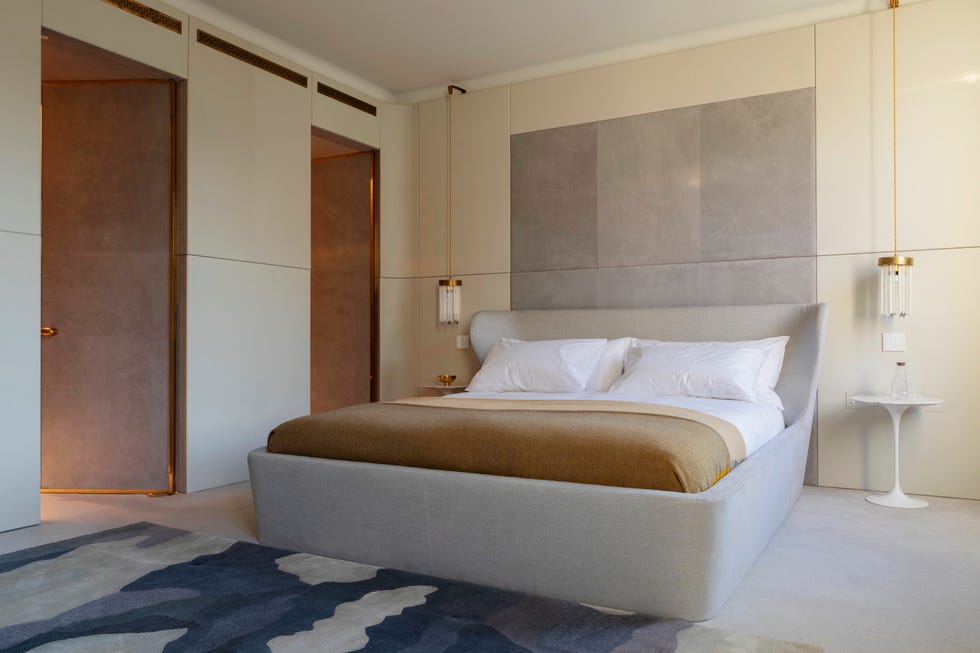 bedroom in disco house london by pinzauer and william smalley