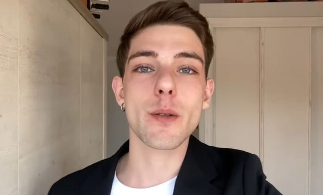 el joven, de 20 años, es primo lejano del rey felipe vi