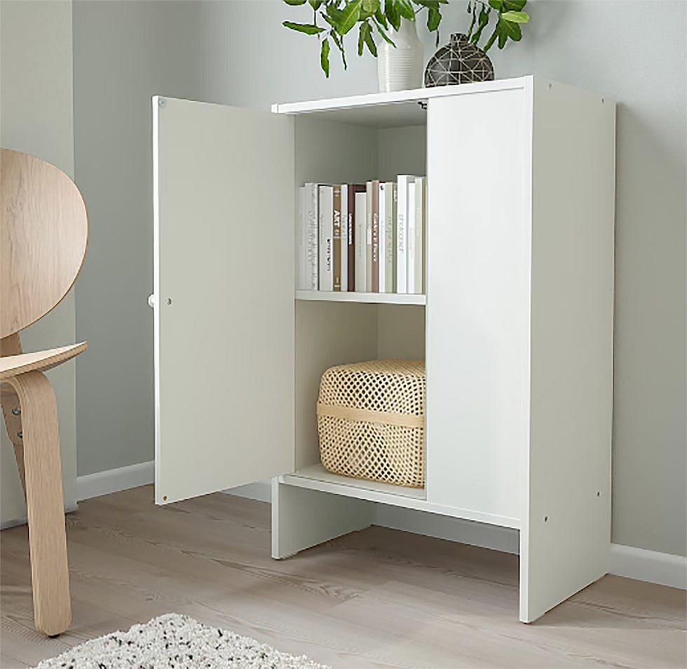 ikea baja el precio de un precioso mueble de almacenaje blanco perfecto para ganar espacio en casas pequeñas