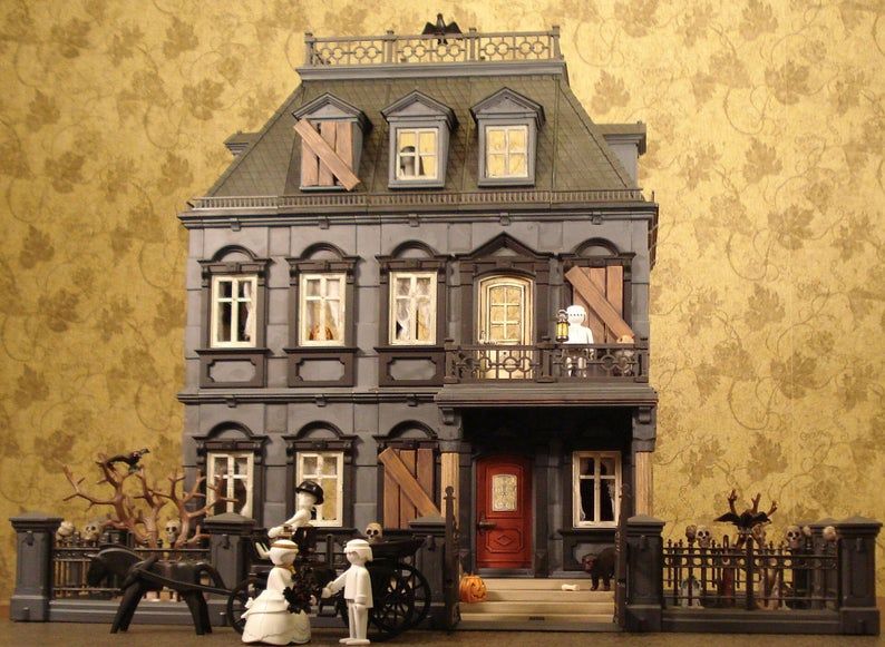 Spooky store dolls house