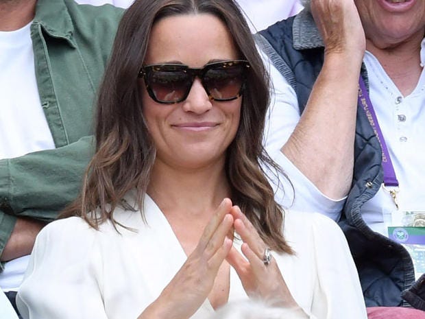 Pippa Middleton cappotto vestaglia e cappello: ecco perché era SPARITA