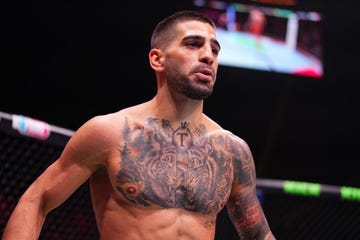 illia topuria en su combate contra holloway