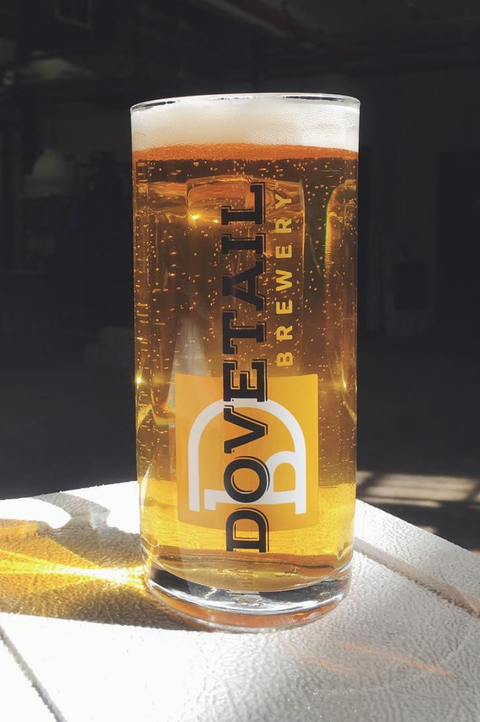 Pint glass, Drink, Beer glass, Beer, Pint, Lager, Alcoholic beverage, Glass, Drinkware, Ice beer, 