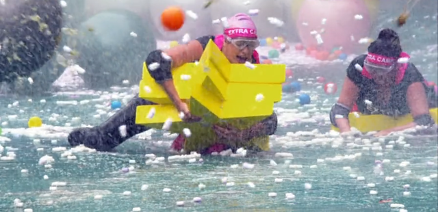 I'm a Celebrity host Holly Willoughby takes on Celebrity Cyclone Bushtucker Trial.