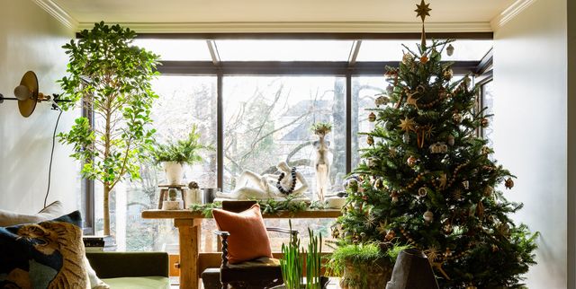 House & Home - Inspiring Spaces: 3 Gorgeous Holiday Window Displays