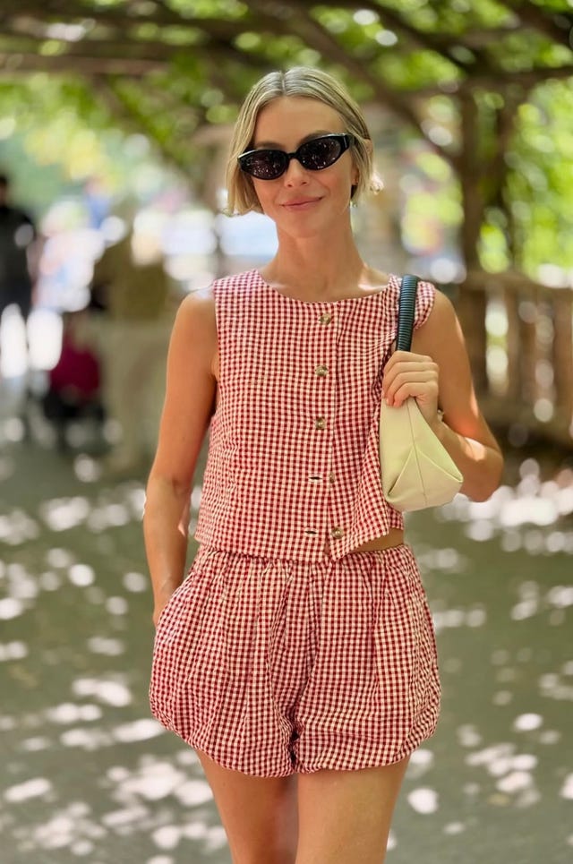 Julianne Hough sierpień 2025