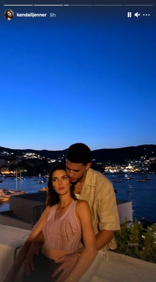 kendall jenner and boyfriend devin booker hang out in italy