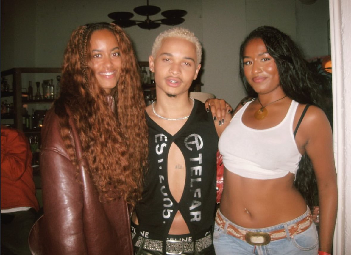 Malia and Sasha Obama Brush Shoulders With R&B Stars at an L.A. Music Party
