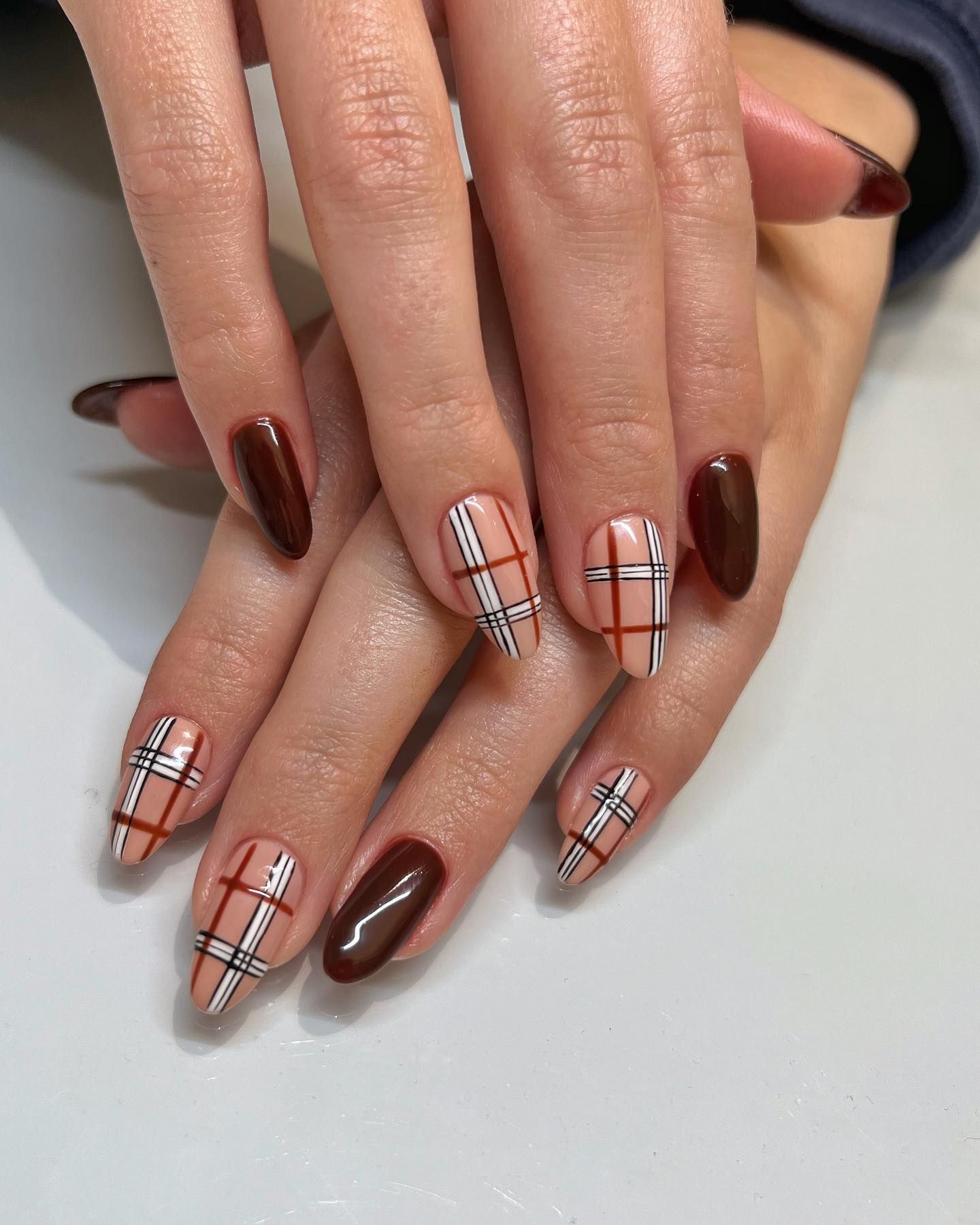 24+ Fall Nail Art Ideas and Smokin' Autumn Colors 2023 - HubPages