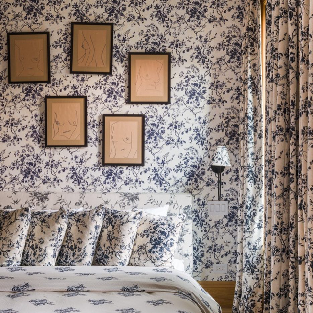 matchy matchy bedroom with blue toile